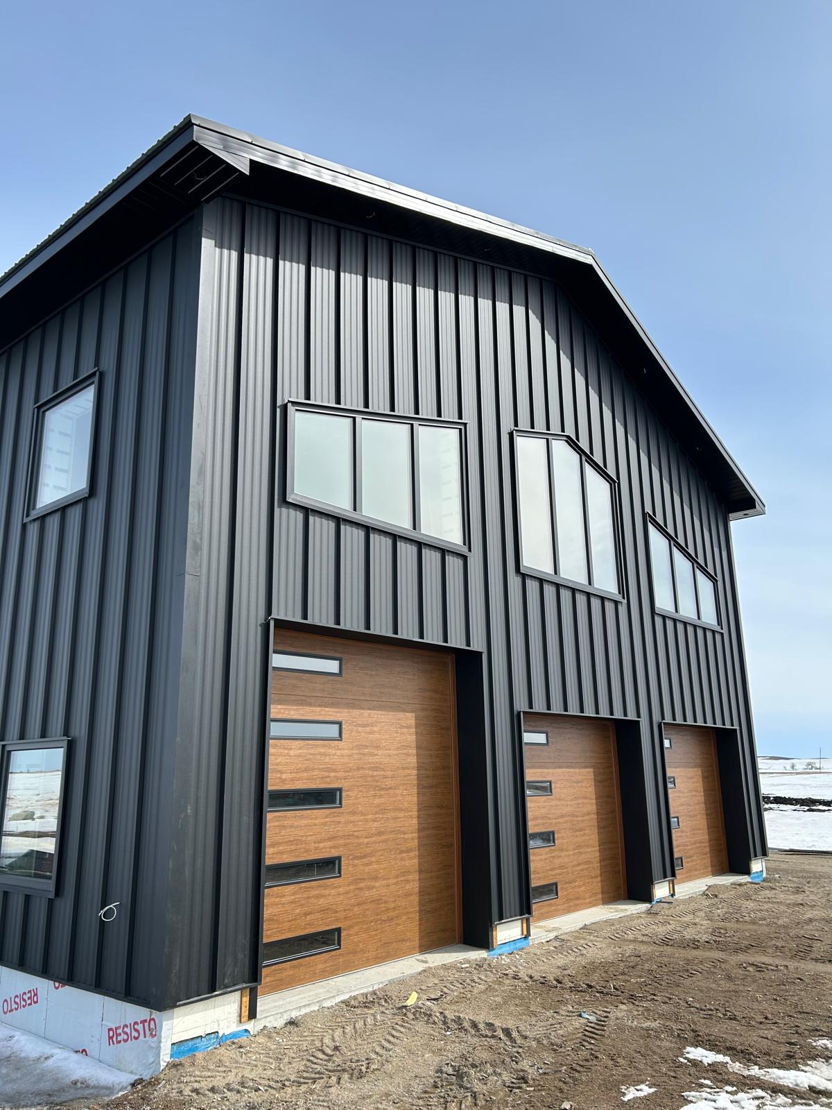 RJ House - Metal Seamless Siding